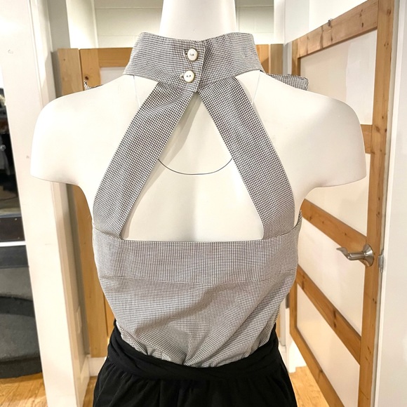 Sunner Ruffle Front Romper - Picture 8 of 10